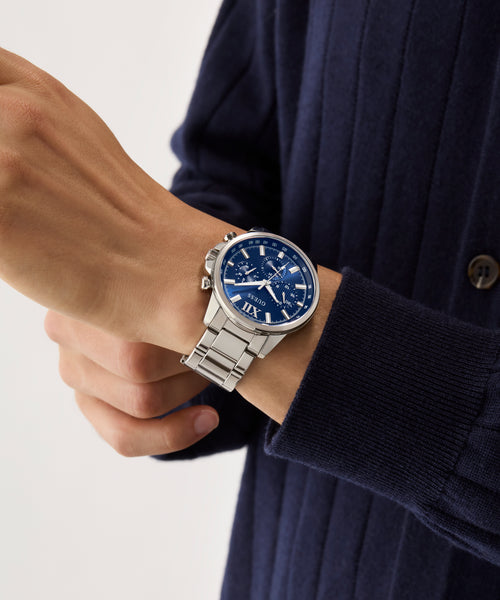 GUESS Men's Silver Tone Multi-function Watch