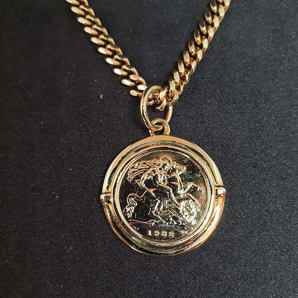 Gold deals sovereign pendant